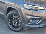 Certified 2023 Jeep Cherokee Altitude Lux image 3