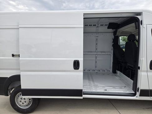 New 2026 RAM ProMaster 2500 w/ Convenience Group FWD image 8