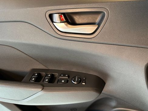 Used 2019 Hyundai Accent SE FWD image 19