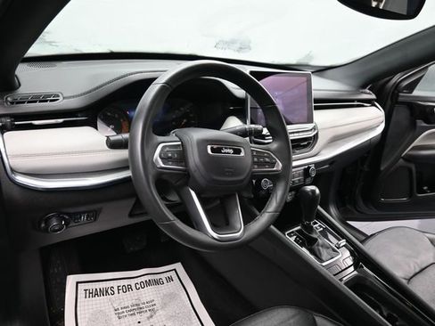 Used 2023 Jeep Compass Limited image 15