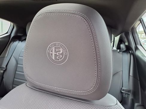 New 2026 Alfa Romeo Tonale Veloce w/ Quick Order Package 23H Volce image 15