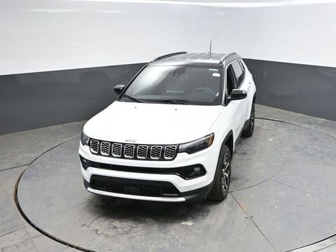 Used 2026 Jeep Compass Limited AWD/4WD image 38