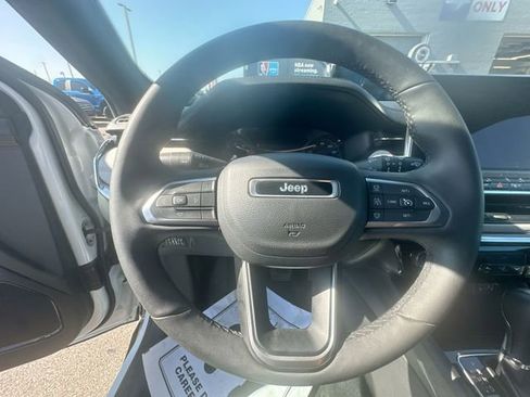 Used 2023 Jeep Compass Limited AWD/4WD image 16