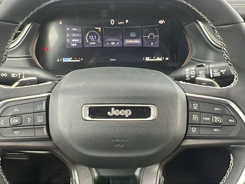 New 2025 Jeep Grand Cherokee Limited w/ Luxury Tech Group II image 33