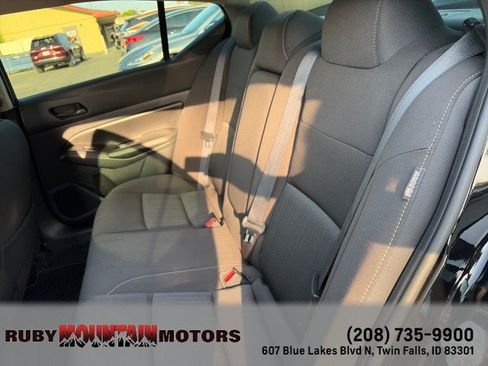 Used 2024 Nissan Altima 2.5 SV FWD image 23