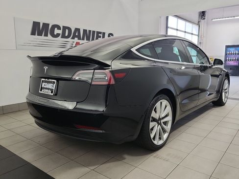 Used 2018 Tesla Model 3 Long Range RWD image 4