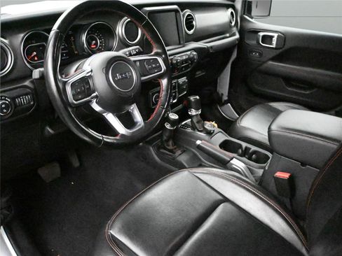 Used 2022 Jeep Gladiator Rubicon w/ Cold Weather Group image 2