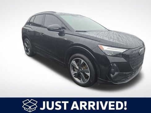 Used 2023 Audi Q4 e-tron Premium Plus w/ Premium Plus image 1