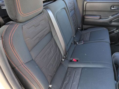 Used 2025 Nissan Frontier PRO-4X w/ Pro Convenience Package image 19