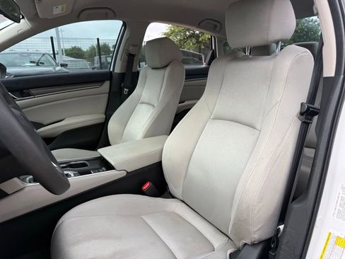 Used 2018 Honda Accord LX image 10