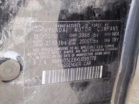 Used 2019 Hyundai Elantra GT image 16