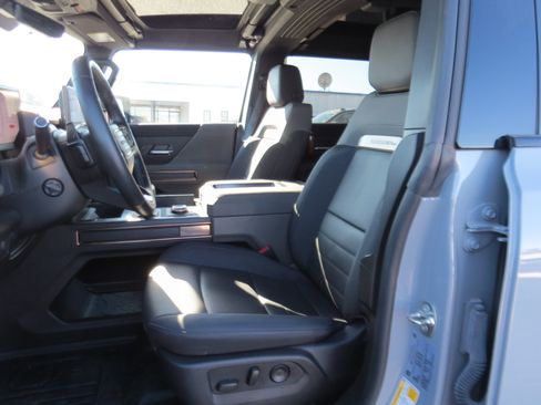 Used 2025 GMC Hummer EV 3X image 16
