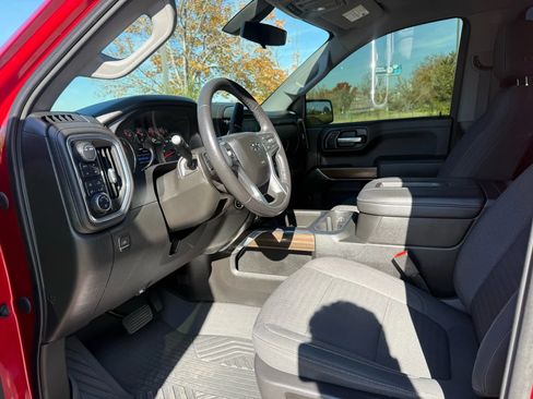 Used 2021 Chevrolet Silverado 1500 LT Trail Boss AWD/4WD image 9