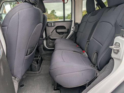 Used 2023 Jeep Wrangler Unlimited Rubicon image 20