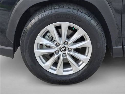 Used 2023 Toyota Corolla Cross LE w/ Moonroof Package FWD image 9