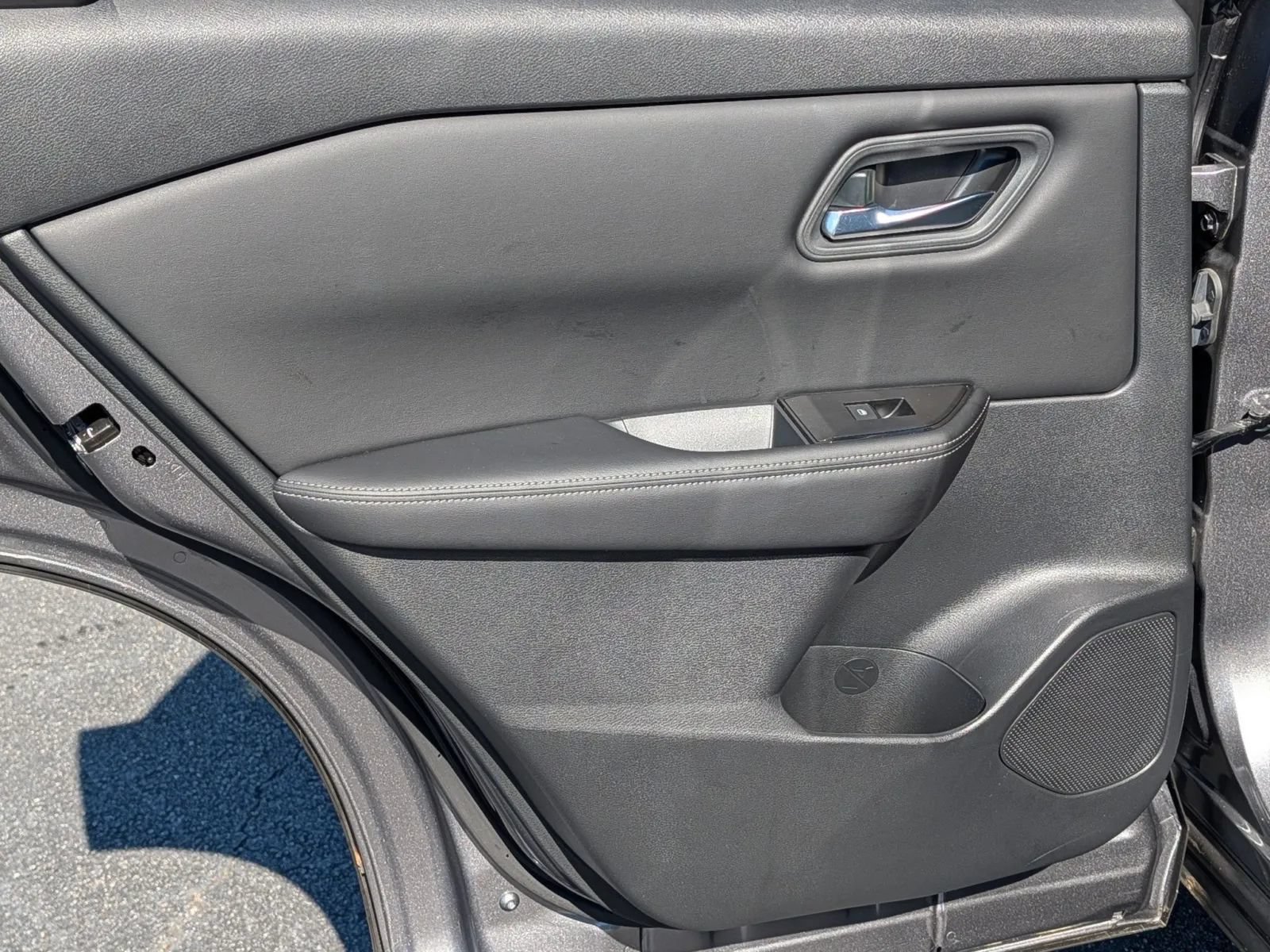 Used 2024 Nissan Rogue SV AWD/4WD image 18