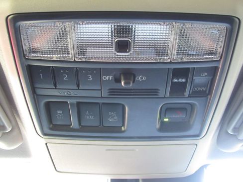 Used 2021 Toyota 4Runner Limited AWD/4WD image 31