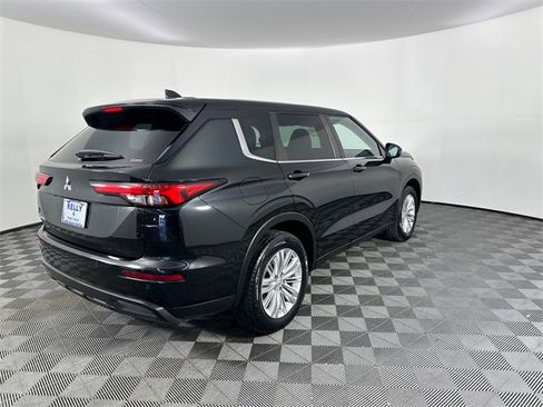 Used 2022 Mitsubishi Outlander ES image 8