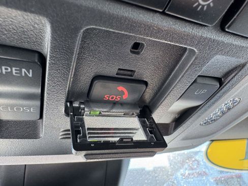 Certified 2021 Toyota Camry SE image 37