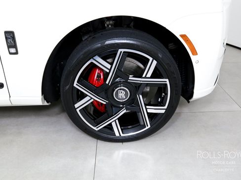 Used 2025 Rolls-Royce Cullinan Black Badge AWD/4WD image 40