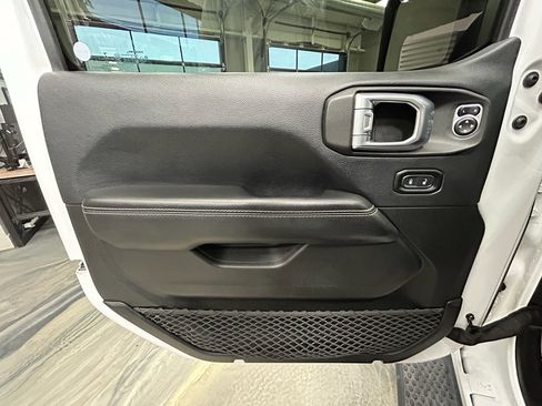 Used 2018 Jeep Wrangler Unlimited Sahara AWD/4WD image 50