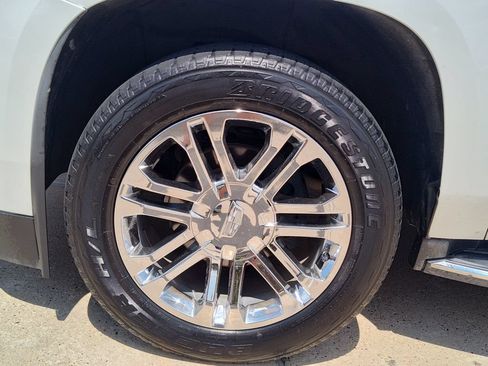 Used 2020 Cadillac Escalade 2WD image 18