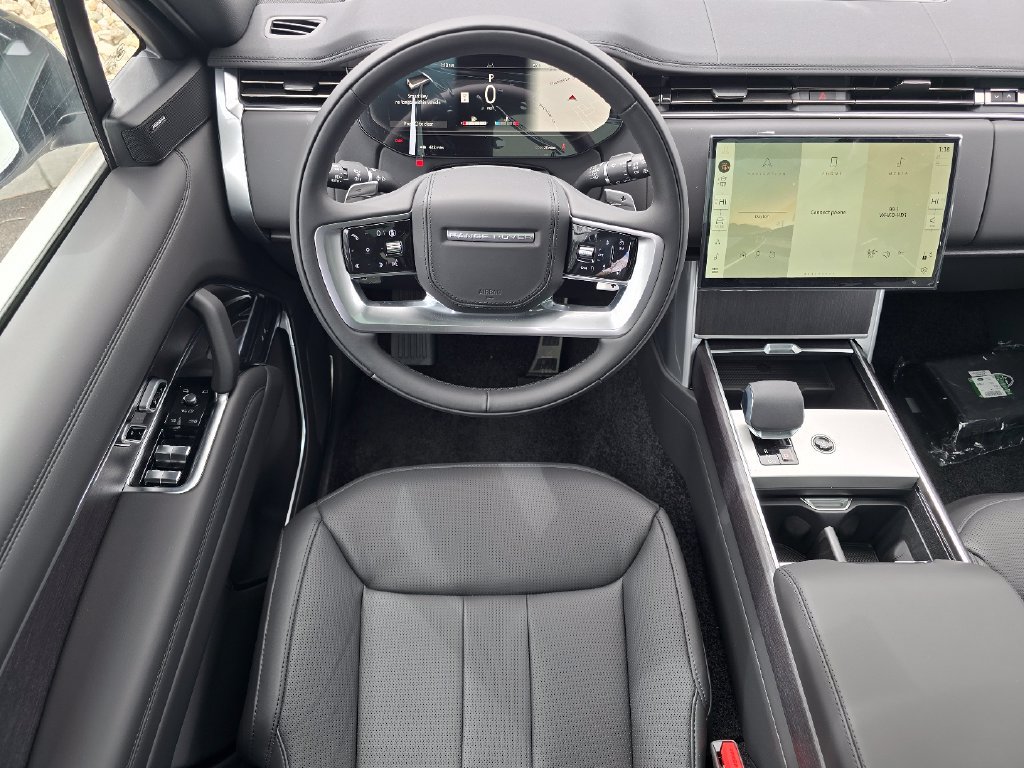 New 2026 Land Rover Range Rover Long Wheelbase SE AWD/4WD image 40
