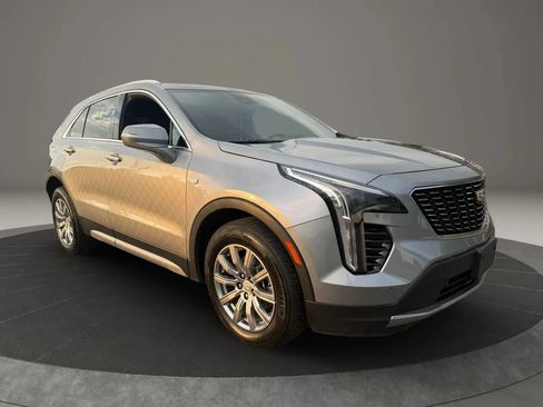 Used 2023 Cadillac XT4 Premium Luxury w/ Cold Weather Package AWD/4WD image 3