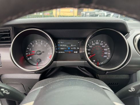 Used 2019 Ford Mustang Shelby GT350 w/ Technology Package image 34