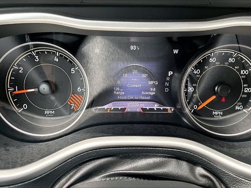 Used 2015 Jeep Cherokee Trailhawk w/ Leather Interior Group AWD/4WD image 19