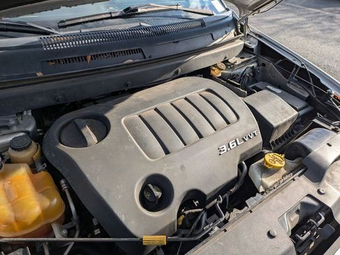 Used 2011 Dodge Journey Mainstreet w/ Flexible Seating Group image 12