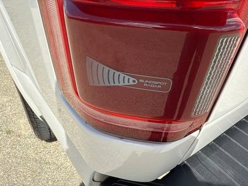 Used 2015 Ford F150 Lariat RWD image 28