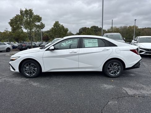 New 2026 Hyundai Elantra Blue image 4