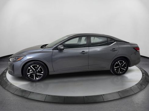 Used 2025 Nissan Sentra SV FWD image 9