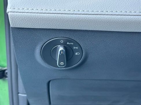 New 2026 Volkswagen Taos SEL image 23