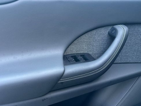 Used 2022 Tesla Model X Plaid image 12