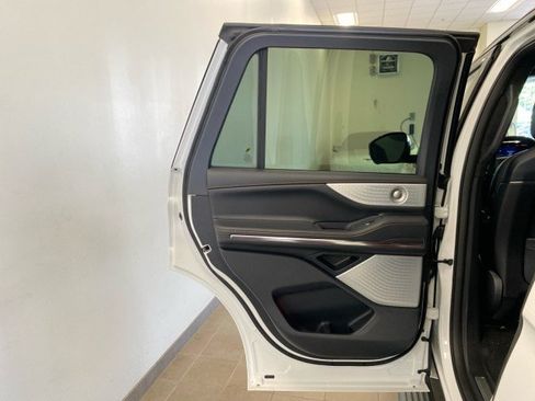 New 2026 Lincoln Navigator Black Label AWD/4WD image 12