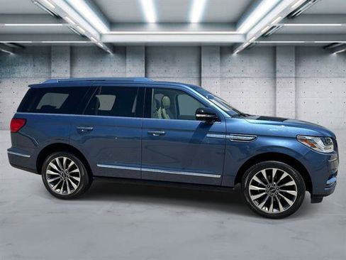Used 2020 Lincoln Navigator Reserve w/ Luxury Package AWD/4WD image 3