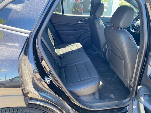 Used 2025 Chevrolet Trax RS w/ Sunroof Package FWD image 10