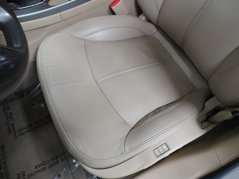 Used 2011 Buick LaCrosse CXL image 10