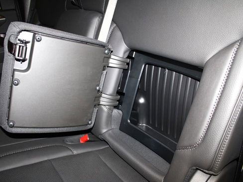 Used 2025 GMC Sierra 2500 Denali image 31