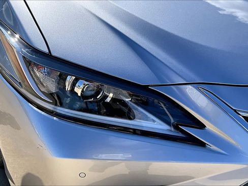 Certified 2025 Lexus ES 350 w/ Premium Package image 27