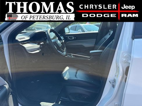 Used 2025 Jeep Compass Limited AWD/4WD image 11