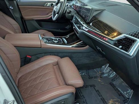 Used 2024 BMW X7 xDrive40i w/ M Sport Package image 22