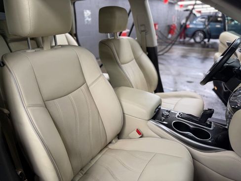 Used 2019 INFINITI QX60 Luxe w/ Essential Package image 38