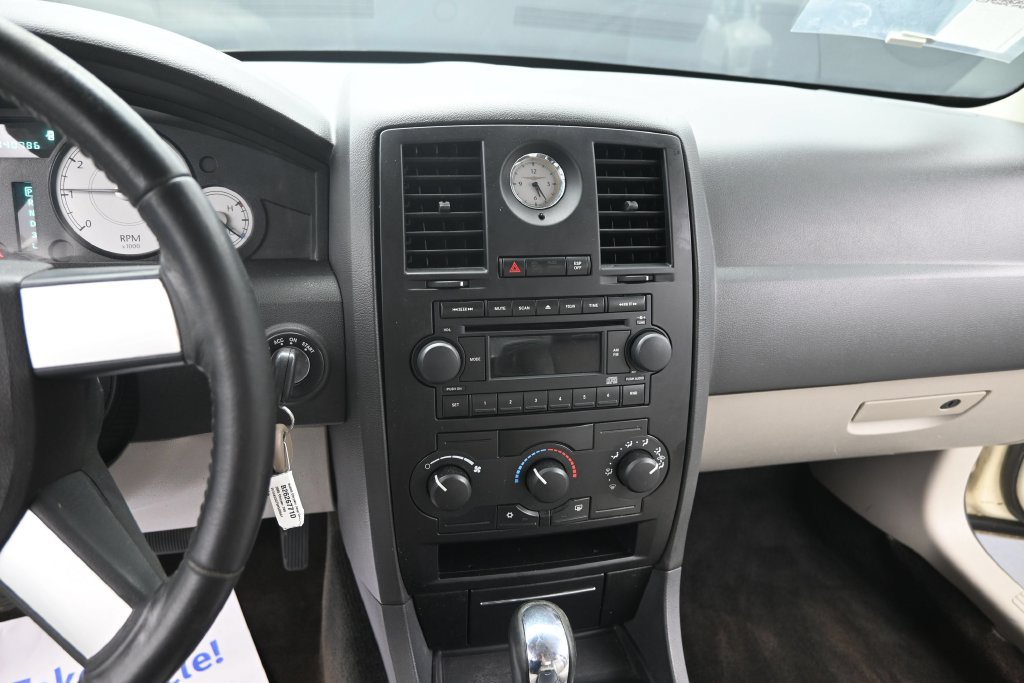 Used 2005 Chrysler 300 Touring w/ Sound Group RWD image 29
