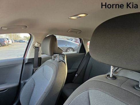 New 2025 Kia K4 LXS image 12