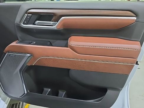 New 2026 GMC Sierra 3500 Denali Ultimate AWD/4WD image 9