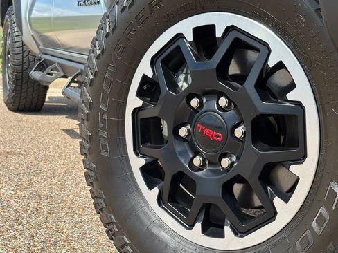 Certified 2024 Toyota Tacoma TRD Off-Road AWD/4WD image 2