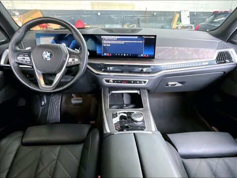 Used 2025 BMW X5 xDrive40i AWD/4WD image 17